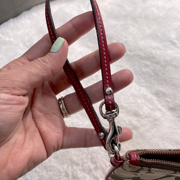 Coach - Picture 7 of 8